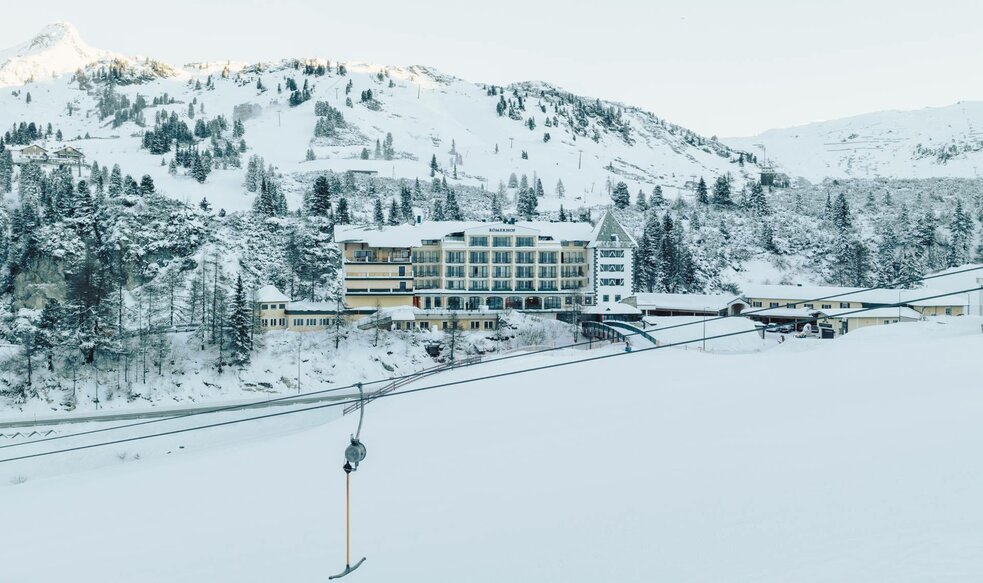 Hotel Salzburger Land in best location at the ski slopes